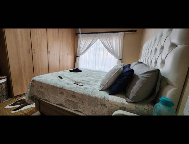 3 BEDROOM TOWNHOUSE FOR SALE IN WATERVAL EAST